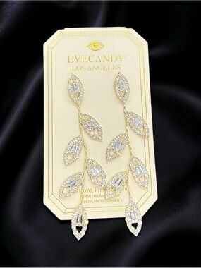 💛eye candy💛Gold-Tone Leaf Cascade Crystal Drop Earrings/NIP